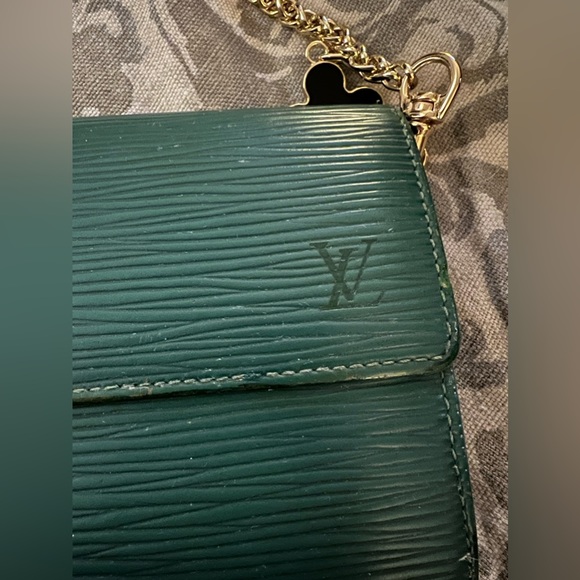 Louis Vuitton womens bifold green Epi leather Sarah wallet - Picture 3 of 14